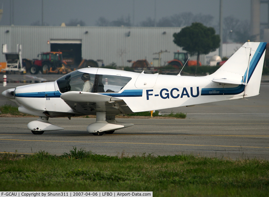 F-GCAU, 1979 Robin R-1180T Aiglon C/N 241, Taxiing holy point rwy 32R for departure
