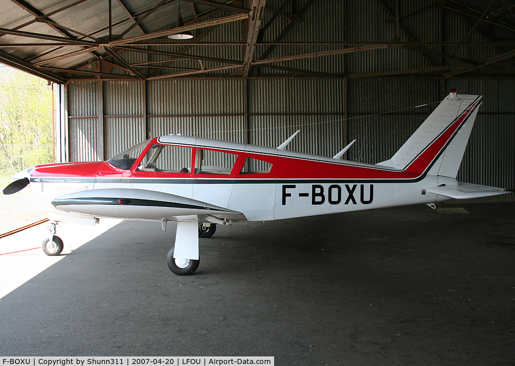 F-BOXU, Piper PA-28R-180 Cherokee Arrow C/N 28R30290, Inside the Airclub's hangar