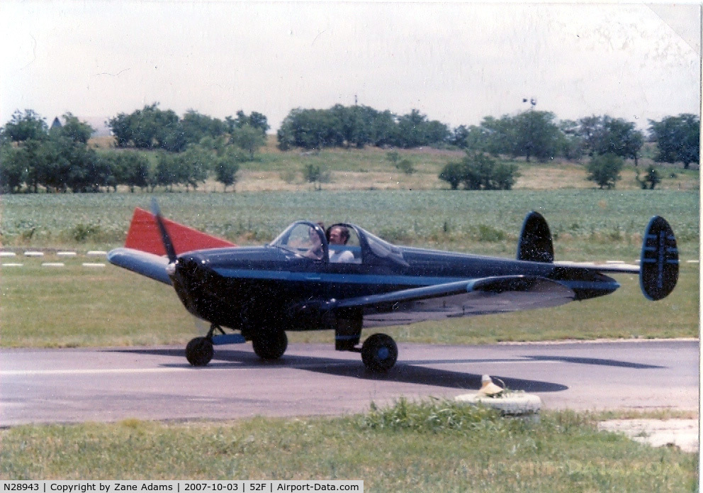 N28943, 1941 Erco 415C Ercoupe C/N 38, Taxi out for takeoff.