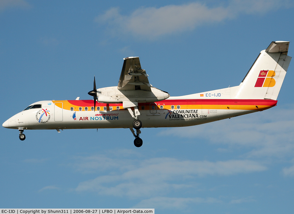 EC-IJD, 2002 De Havilland Canada DHC-8-315Q Dash 8 C/N 589, Landing rwy 32L