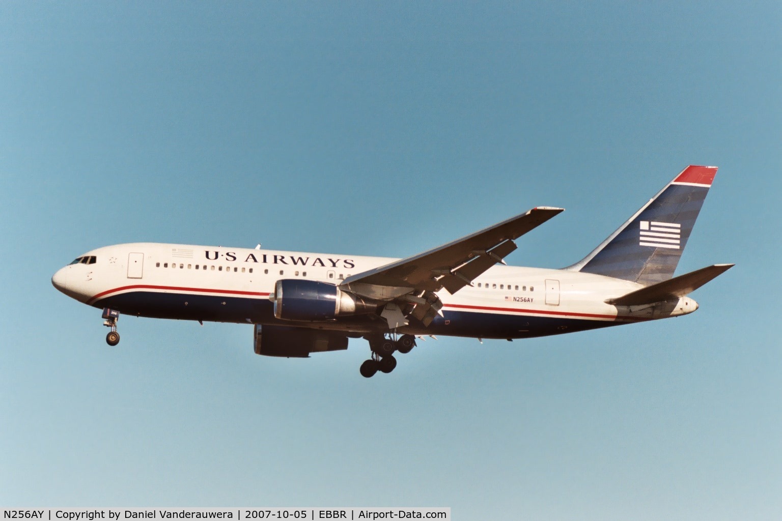 N256AY, 1993 Boeing 767-2B7 C/N 26847, arrival of flight US750 to rwy 25L