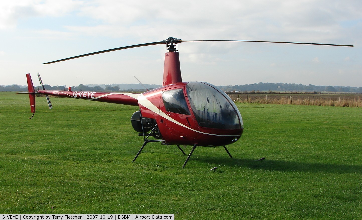 G-VEYE, 1981 Robinson R22 C/N 0140, Robinson R22