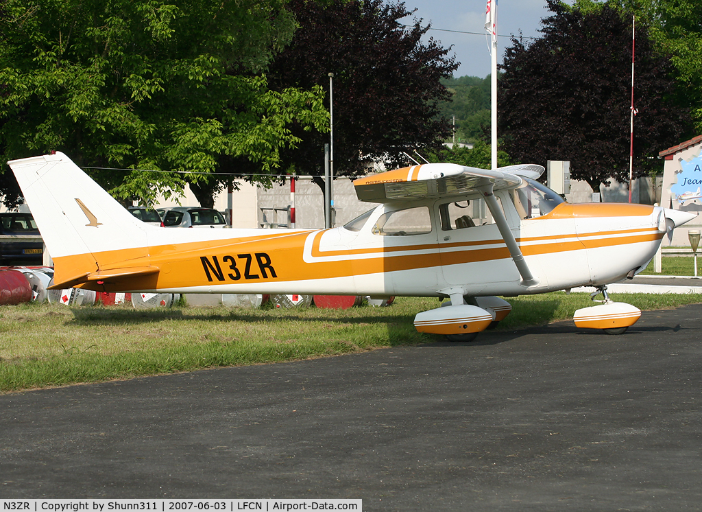 N3ZR, Reims F172M Skyhawk C/N 1048, Parked here