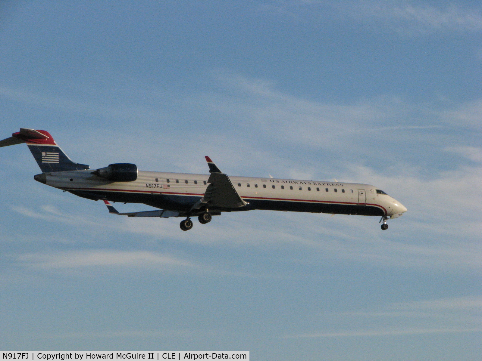 N917FJ, 2004 Bombardier CRJ-900ER (CL-600-2D24) C/N 15017, Cleveland Hopkins Airport