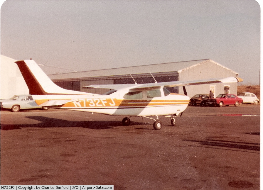 N732FJ, 1976 Cessna 210L Centurion C/N 21061478, FJ at Godfrey Field (noe leesburg executive)- Leesburg, Va