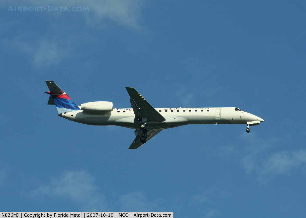 N836MJ, 2000 Embraer ERJ-145LR (EMB-145LR) C/N 145359, Delta Connection
