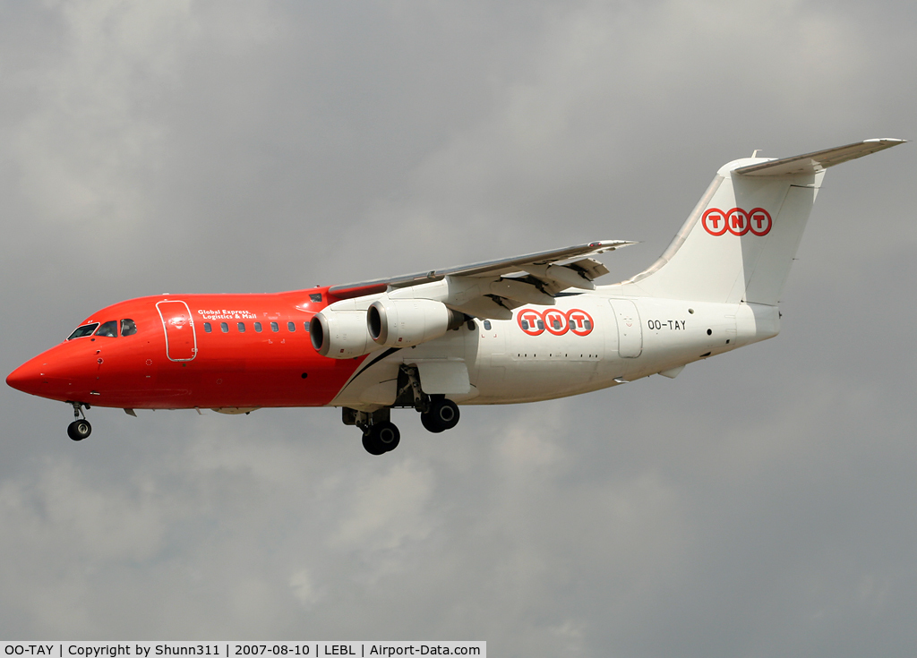 OO-TAY, 1993 British Aerospace BAe.146-200QC C.3 Quick Change C/N E2211, Landing rwy 25R