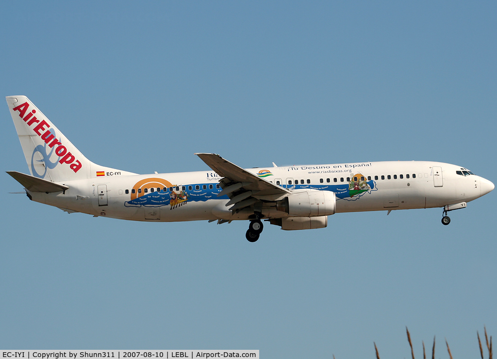 EC-IYI, 2000 Boeing 737-883 C/N 30194, Landing rwy 25R