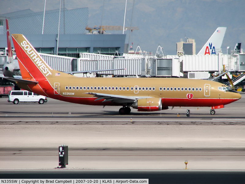N335SW, 1988 Boeing 737-3H4 C/N 23939, Southwest Airlines / 1988 Boeing 737-3H4