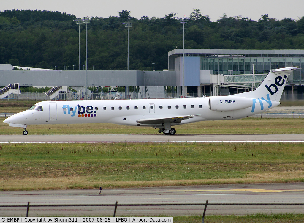 G-EMBP, 2000 Embraer EMB-145EU (ERJ-145EU) C/N 145300, Ready to take off rwy 14L