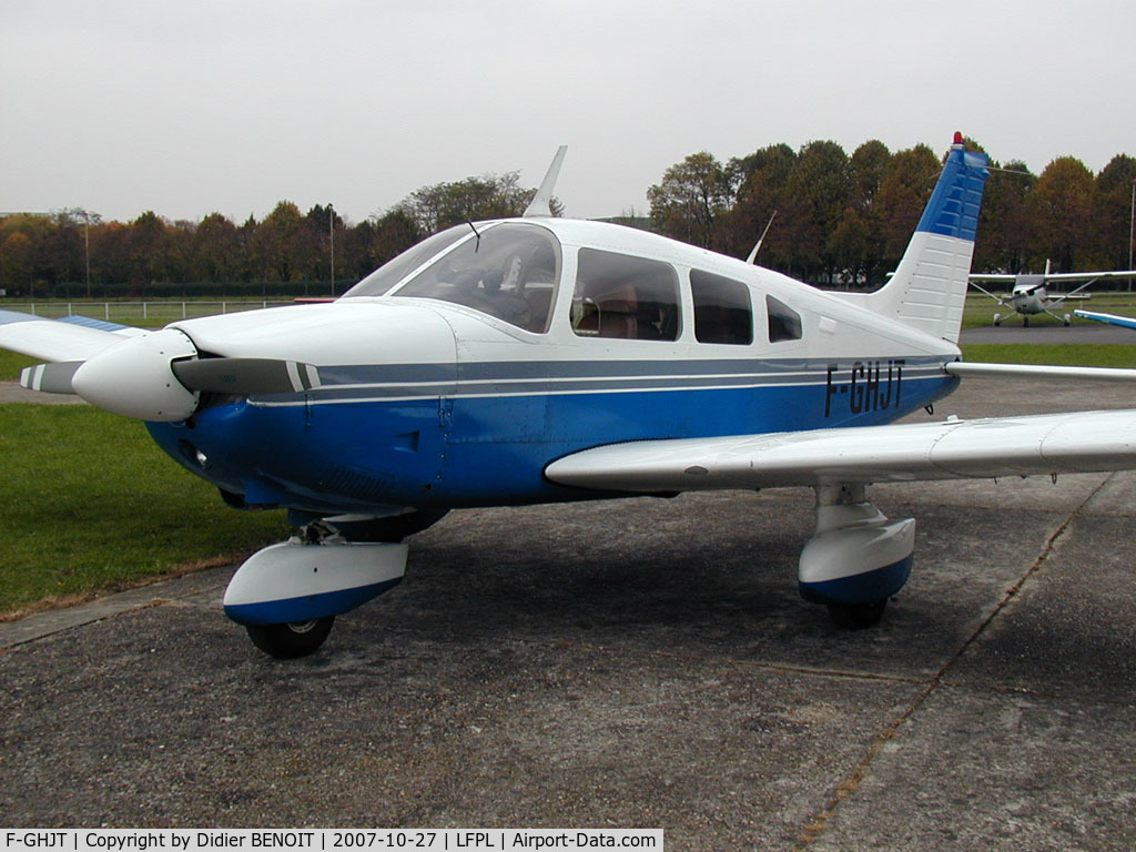 F-GHJT, Piper PA-28-181 Archer C/N 28-8090087, PA28-181