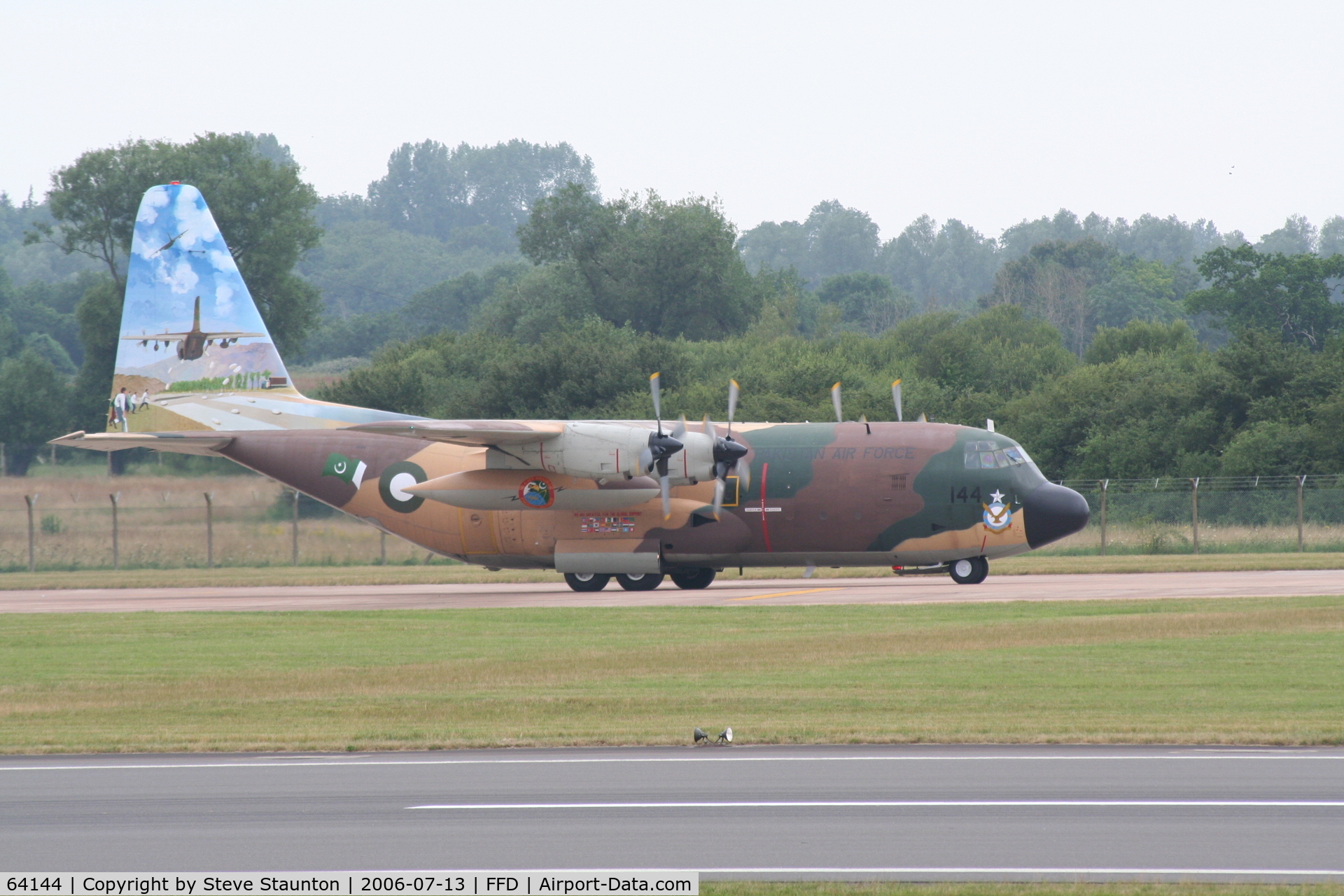64144, Lockheed L-100-20 Hercules C/N 382-4144, Royal International Air Tattoo 2006