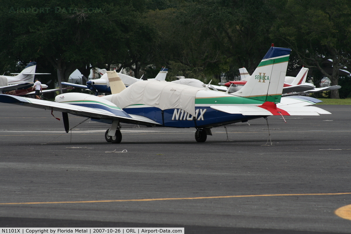 N1101X, 1975 Piper PA-34-200T C/N 34-7570208, PA-34