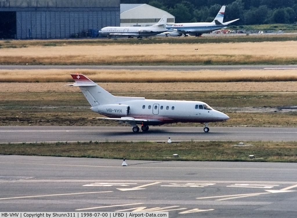 HB-VHV, 1989 British Aerospace BAe.125-800A C/N 258153, Taxiing to the General Aviation apron...