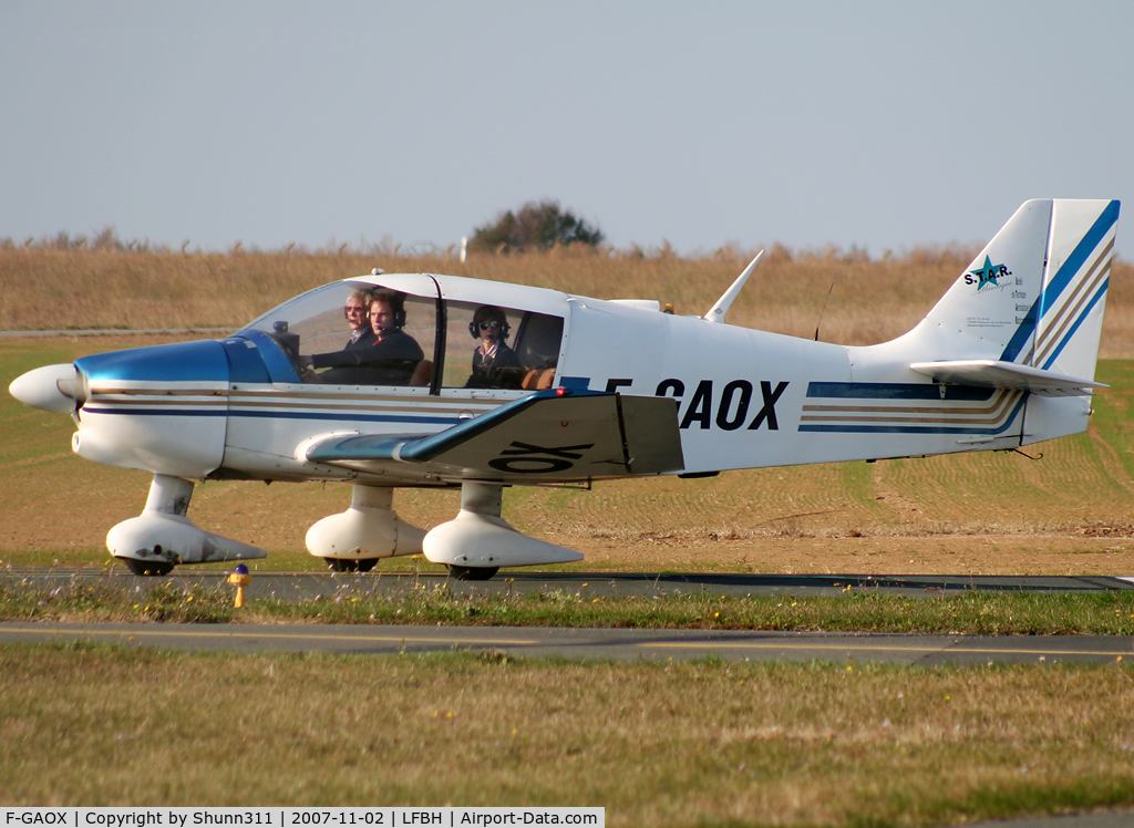 F-GAOX, Robin DR-400-140B Major C/N 1240, Taxiing to the Airclub