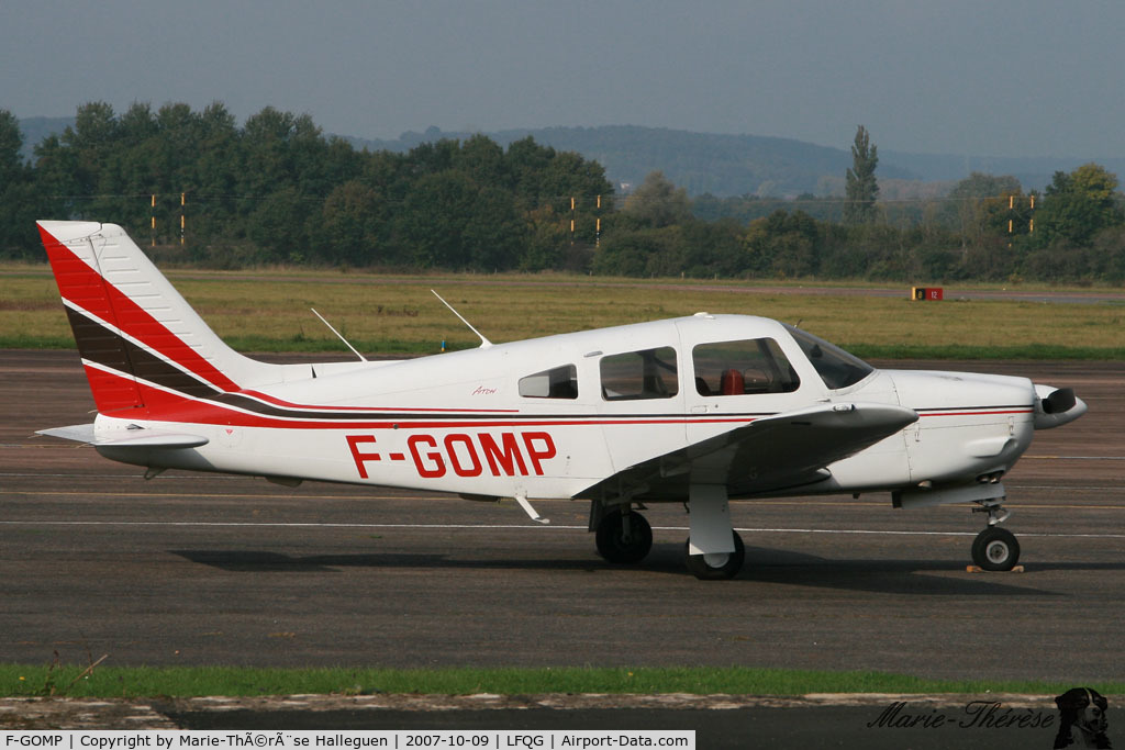 F-GOMP, Piper PA-28R-201 Cherokee Arrow III C/N 28-44001, Piper PA28 R201