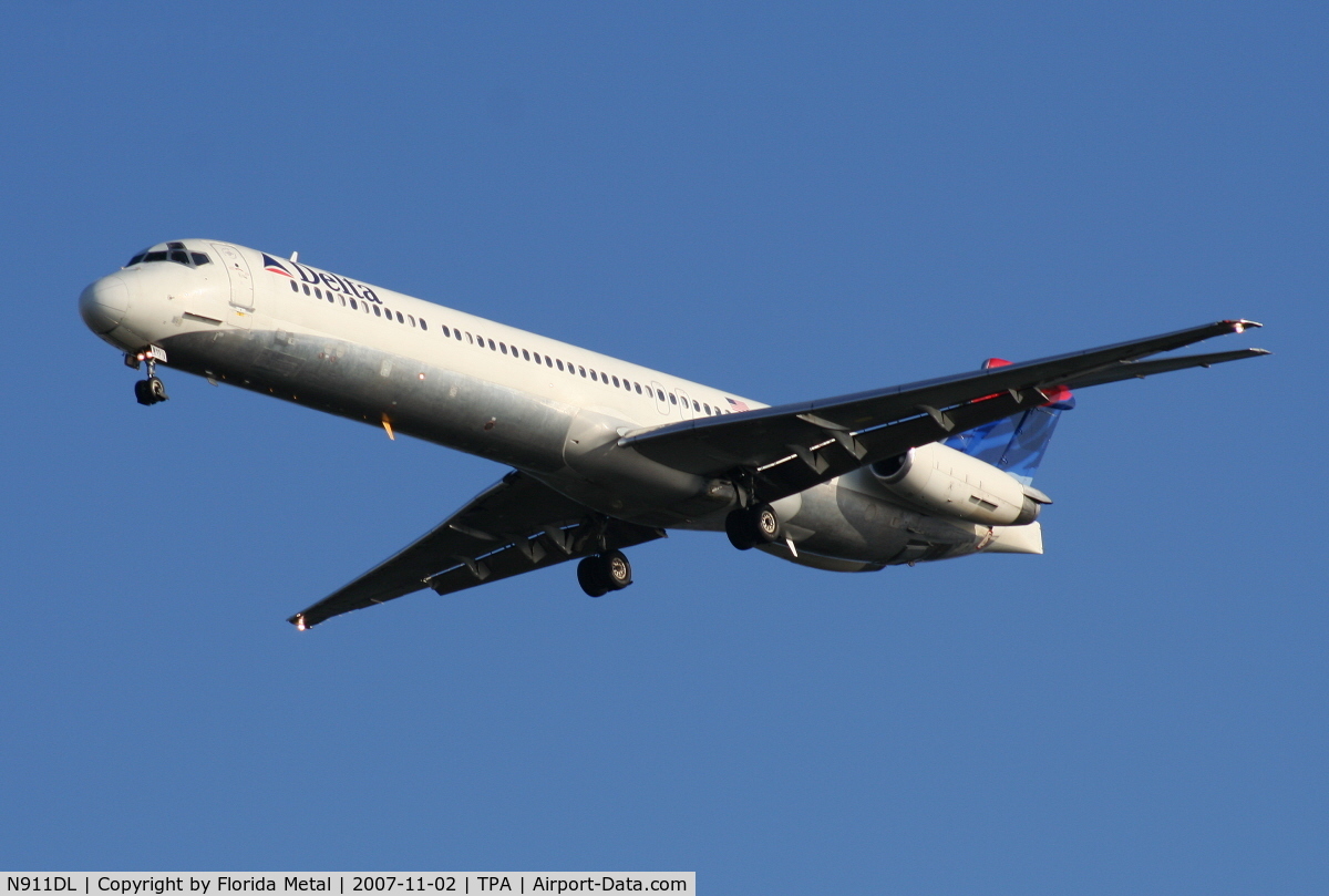 N911DL, 1987 McDonnell Douglas MD-88 C/N 49542, Delta