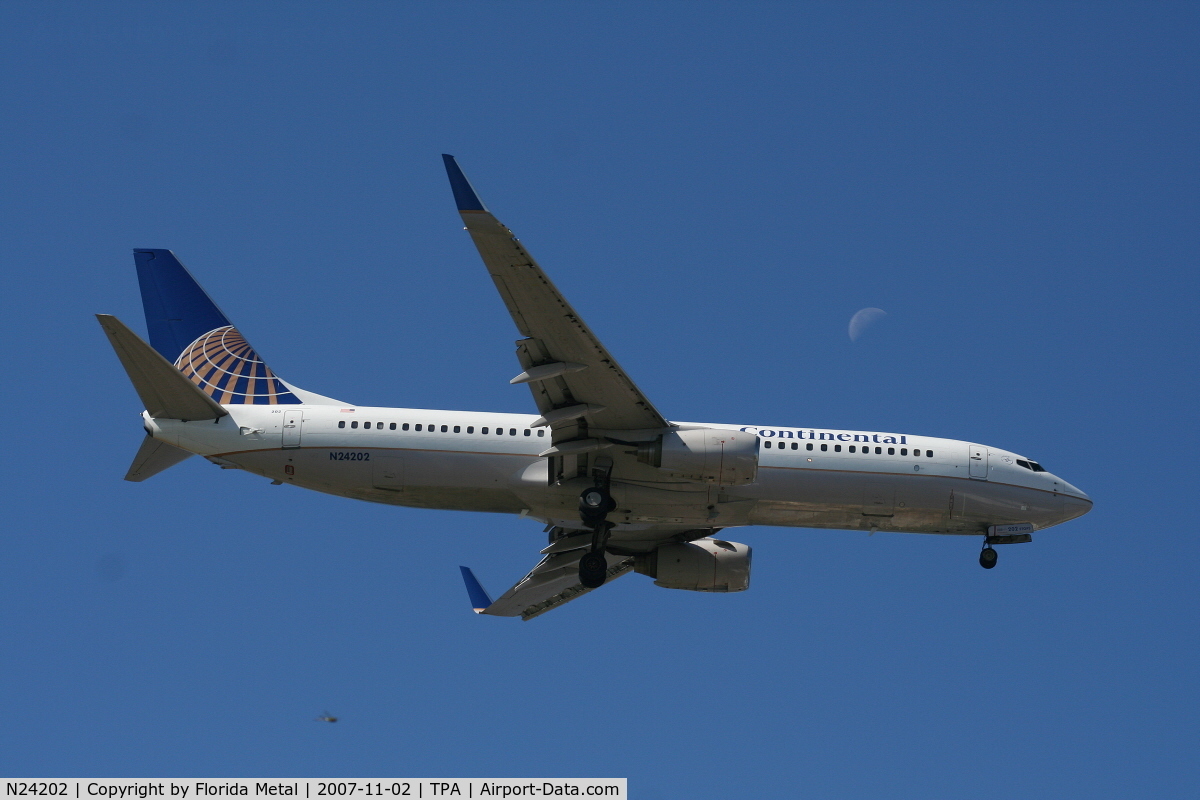 N24202, 2000 Boeing 737-824 C/N 30429, Continental