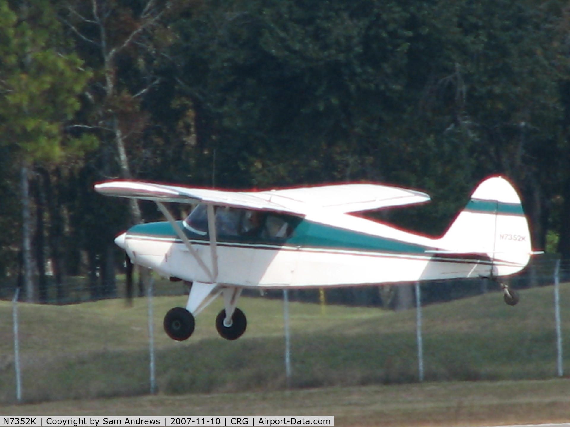 N7352K, 1950 Piper PA-20 Pacer C/N 20-260, Just took off at CRG