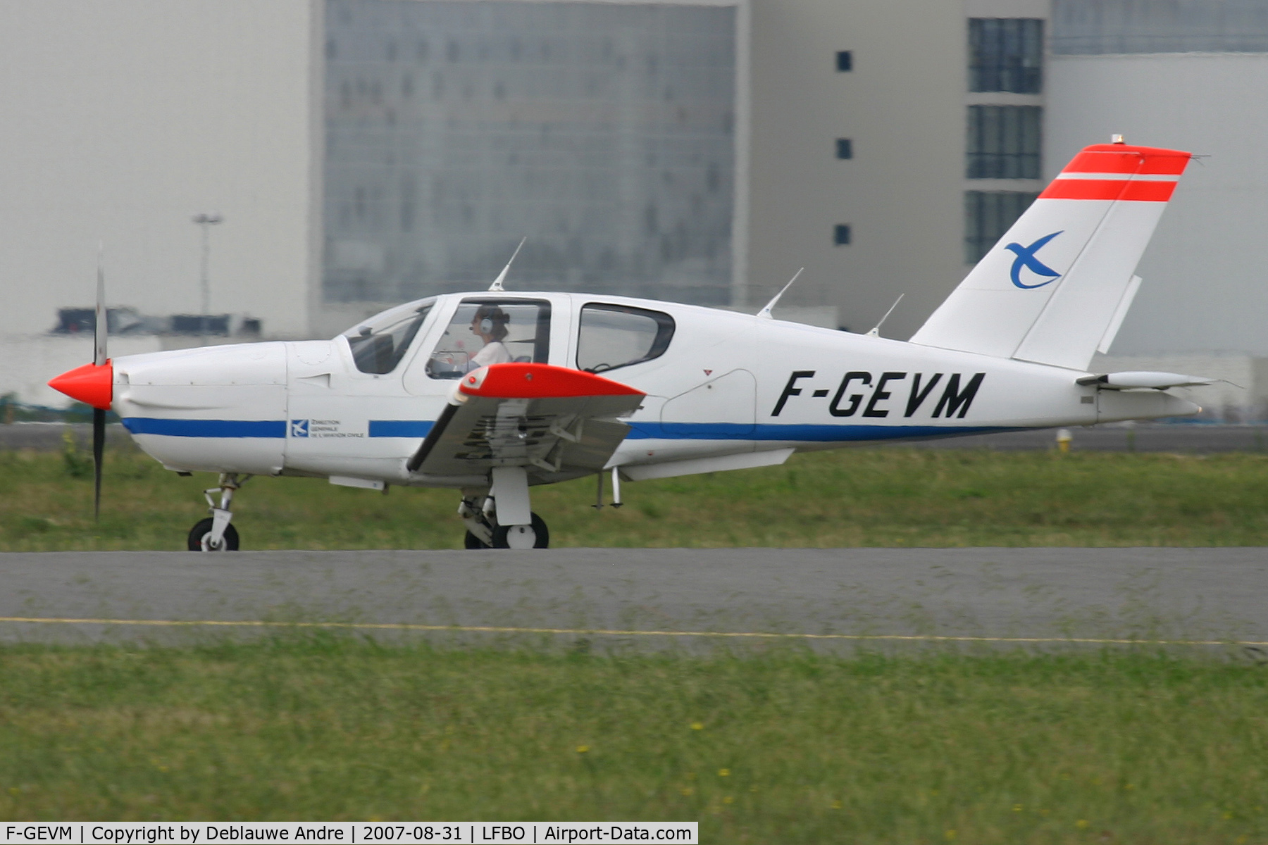 F-GEVM, Socata TB-20 Trinidad C/N 736, Taxiing to runway 32R for local flight