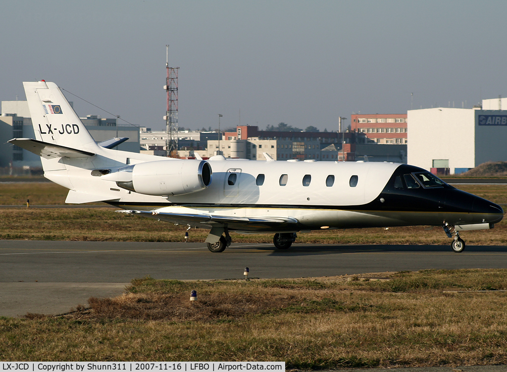 LX-JCD, 2000 Cessna 560 Citation Excel C/N 560-5104, Taxiing to the General Aviation area