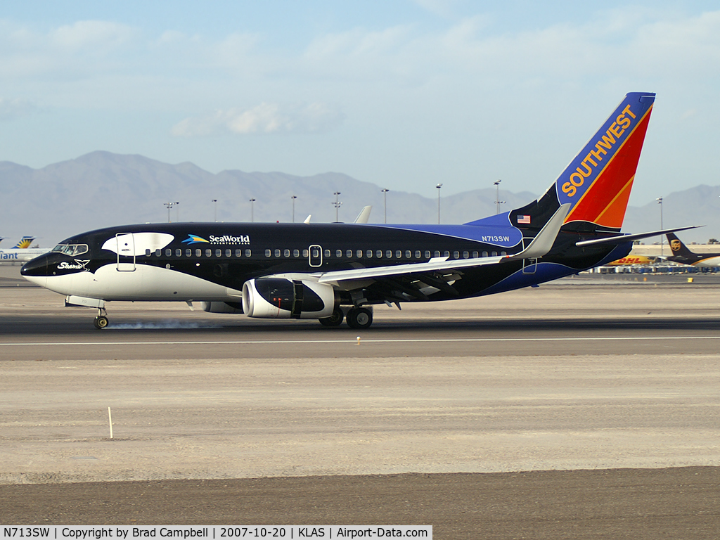 N713SW, 1998 Boeing 737-7H4 C/N 27847, Southwest Airlines - 'Shamu' / 1998 Boeing 737-7H4