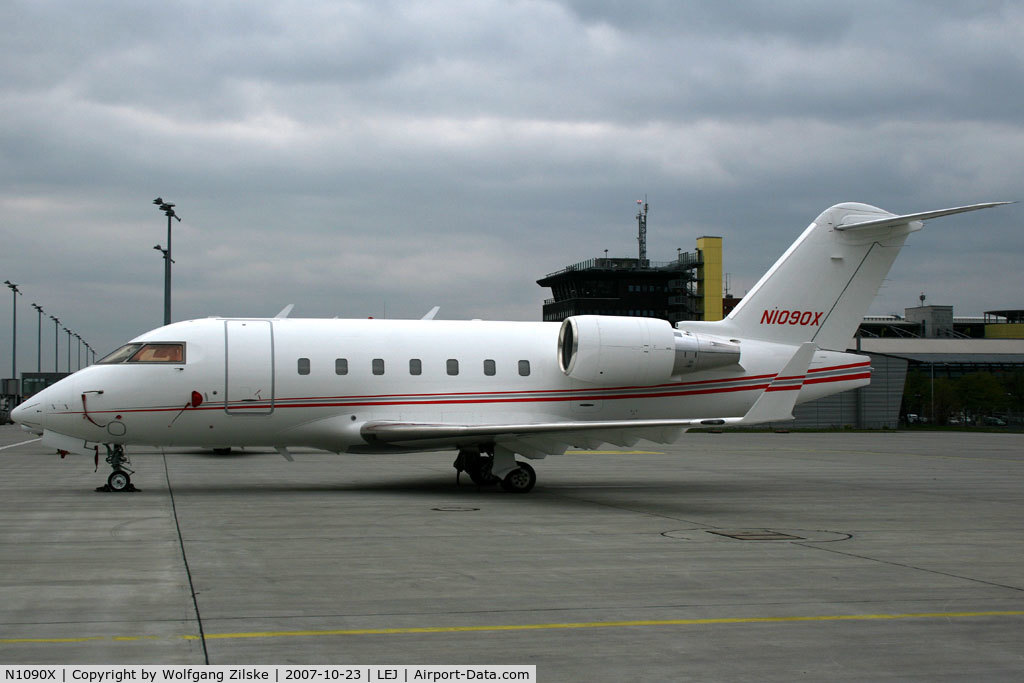 N1090X, 2004 Bombardier Challenger 604 (CL-600-2B16) C/N 5576, visitor
