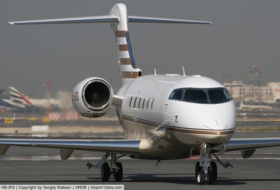 HB-JFO, 2006 Bombardier Challenger 300 (BD-100-1A10) C/N 20137, Challenger 300