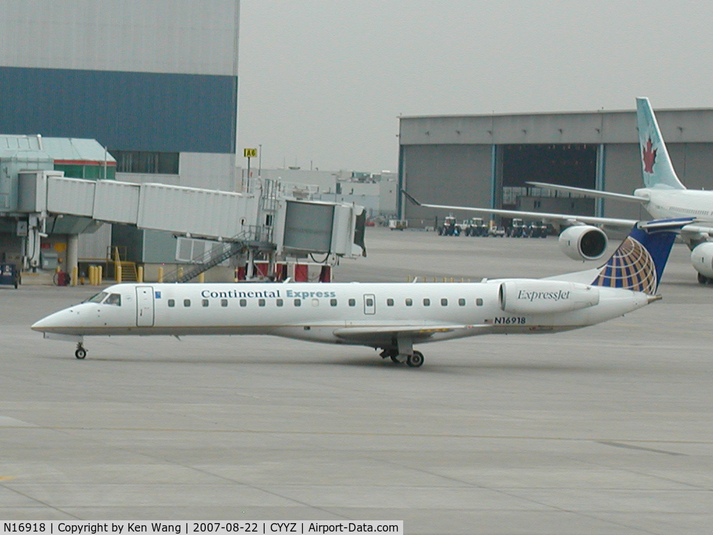 N16918, 2001 Embraer ERJ-145LR (EMB-145LR) C/N 145397, Continental EMB-145LR leaving Toronto Pearson Airport