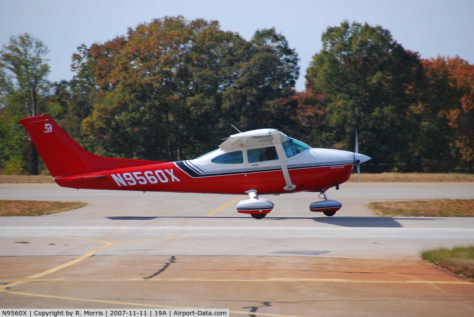 N9560X, 1986 Cessna 182R Skylane C/N 18268556, N9560X at Jackson Count GA