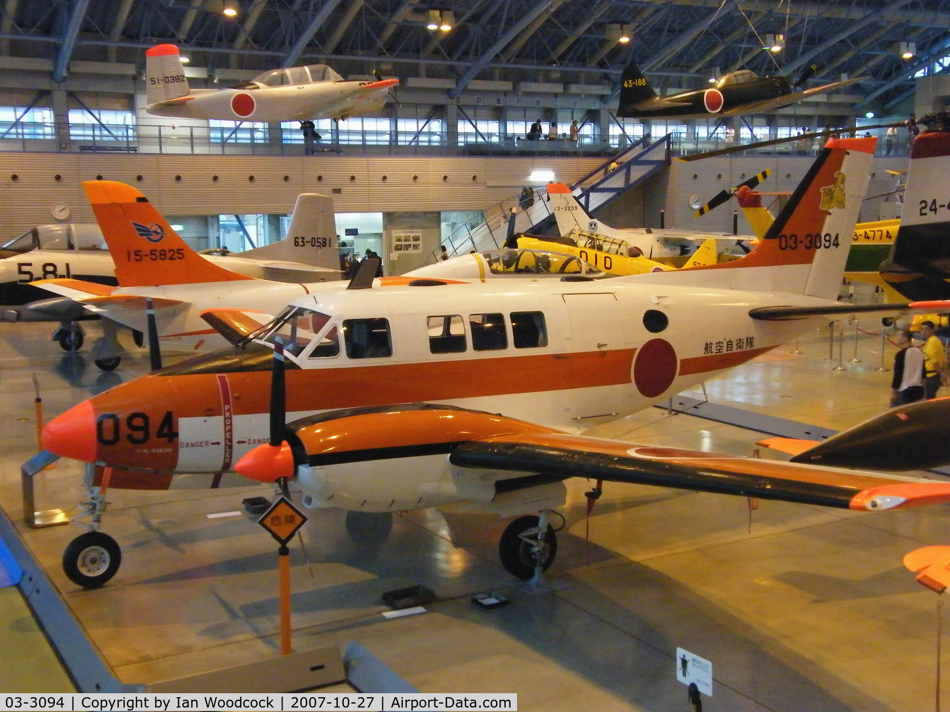 03-3094, Beech A65 Queen Air C/N LC-334, Beech Queen Air/Hamamatsu,JASDF Museum,Preserved