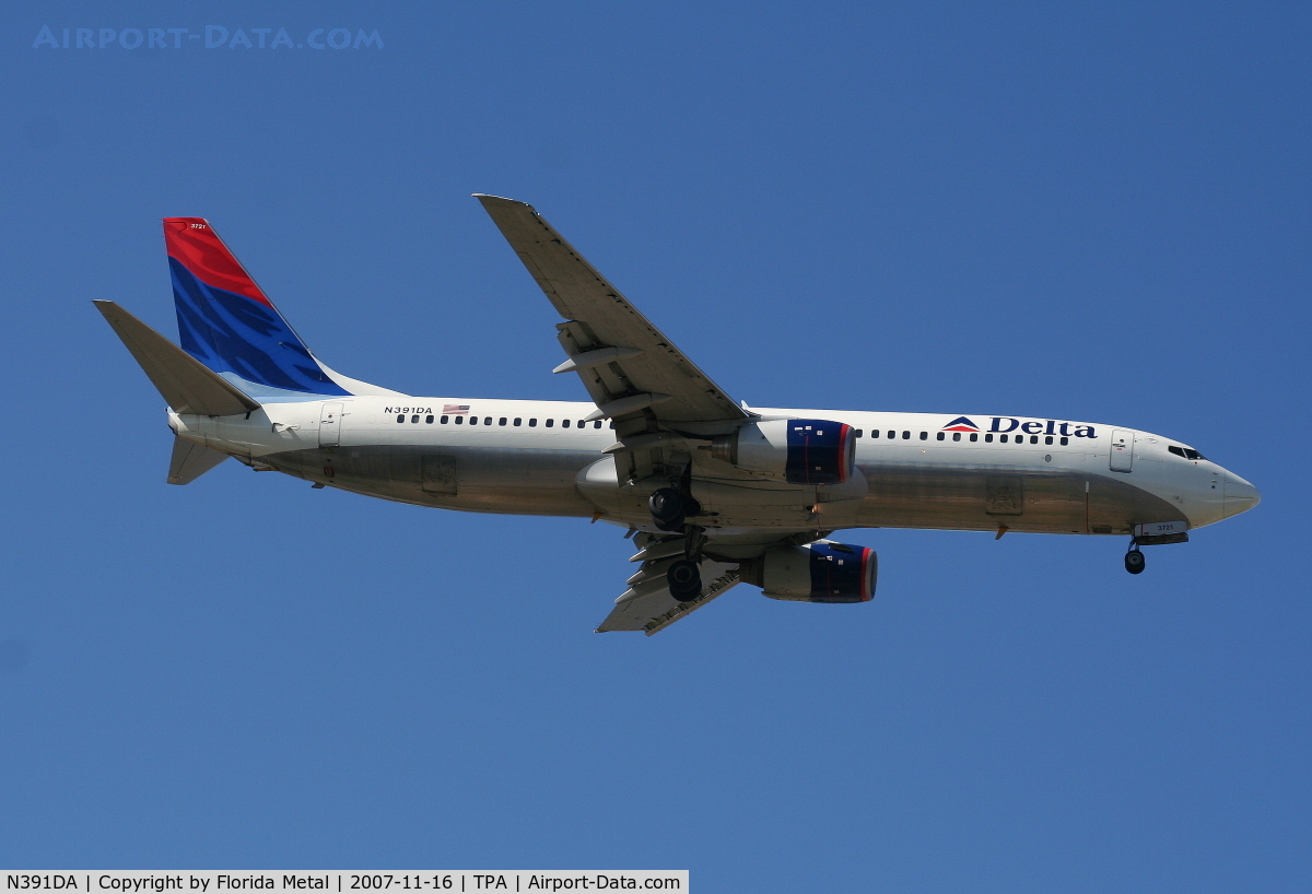 N391DA, 2000 Boeing 737-832 C/N 30560, Delta