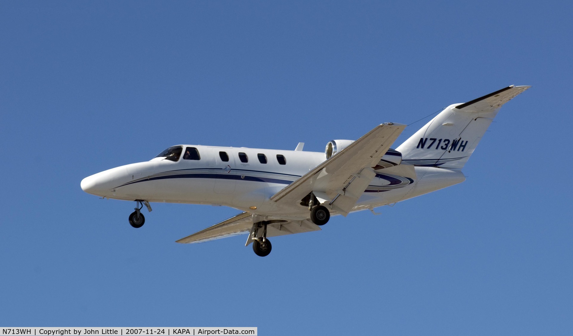 N713WH, 2005 Cessna 525 CitationJet CJ1+ C/N 525-0606, Over the numbers to 17L