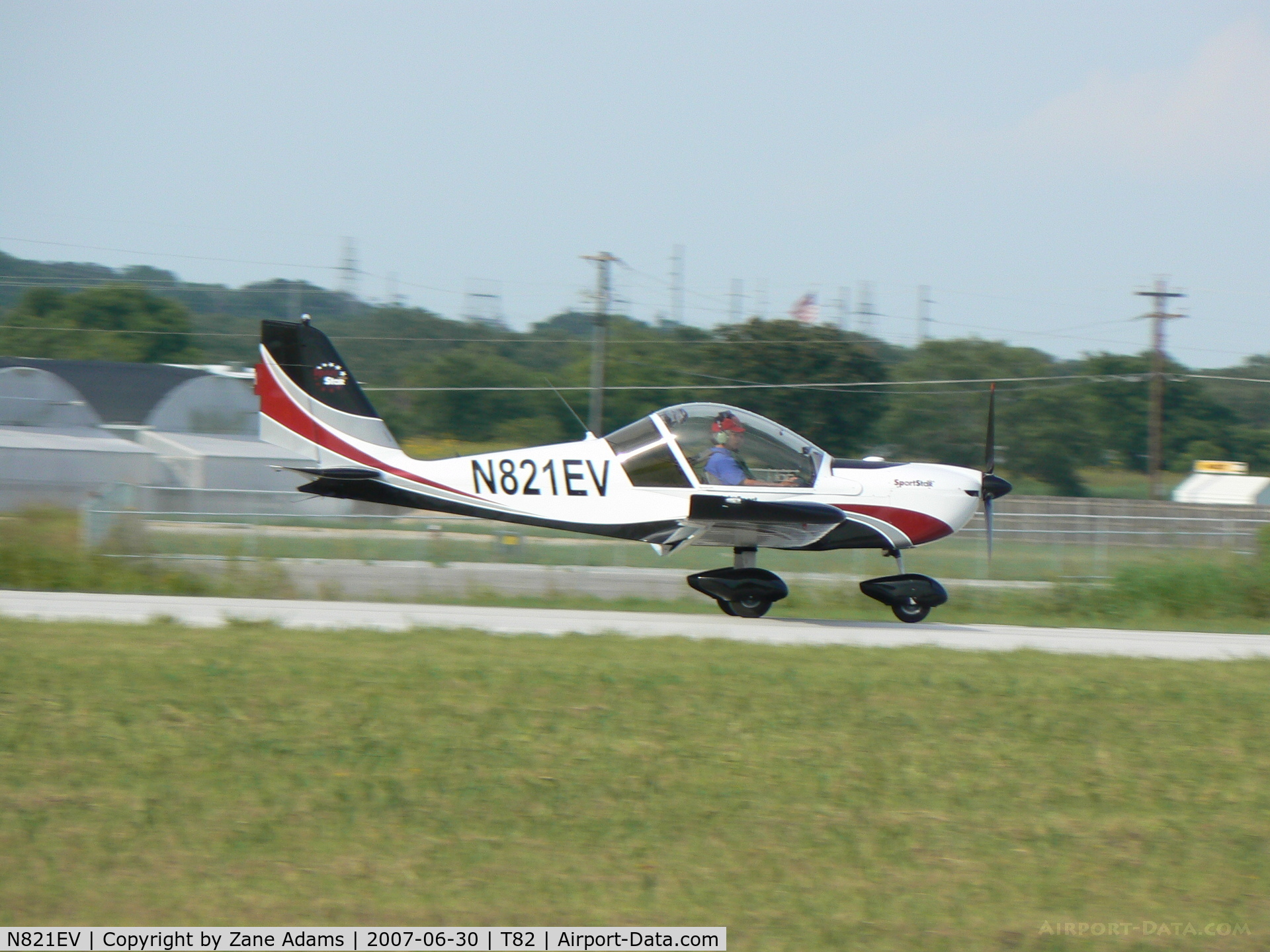 N821EV, 2007 Evektor-Aerotechnik SPORTSTAR C/N 20070821, Landing at Fredericksburg, TX