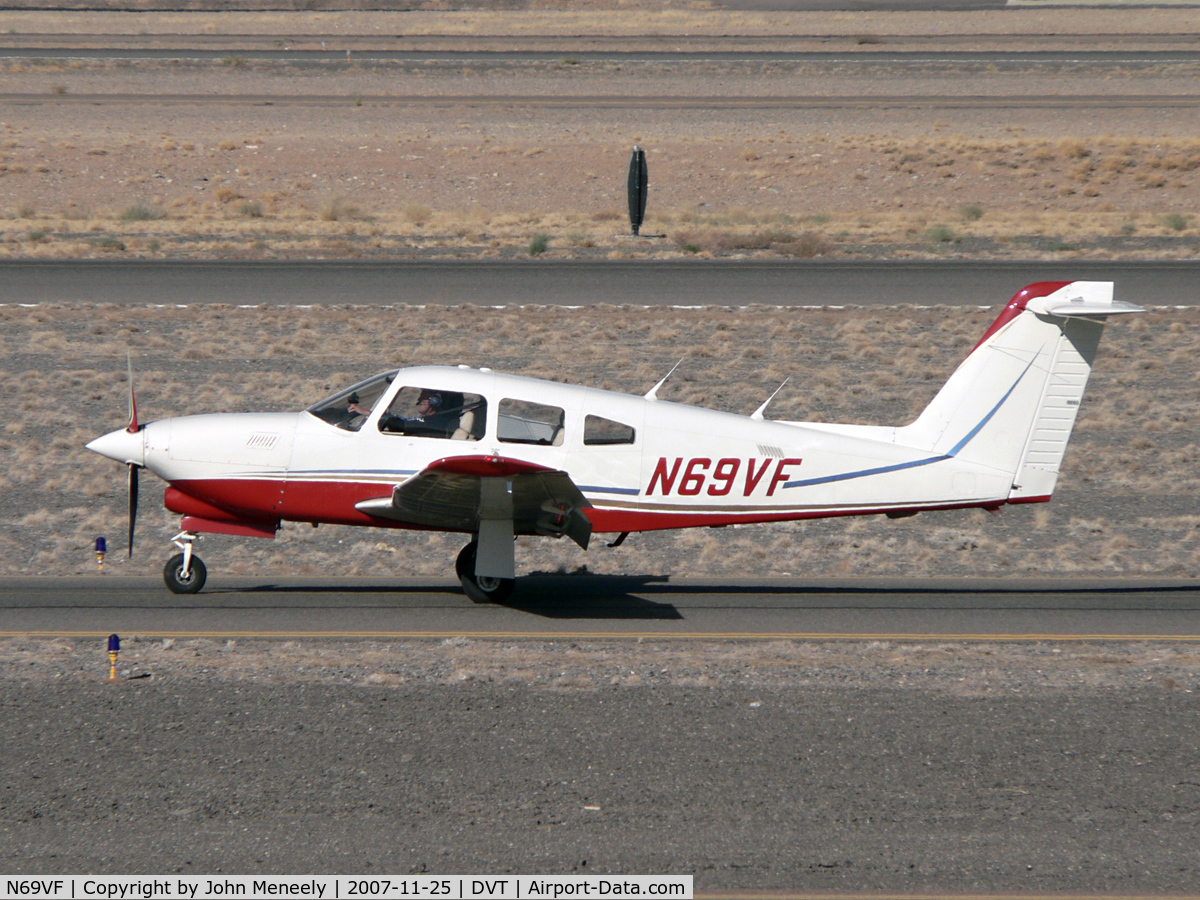 N69VF, 1982 Piper PA-28RT-201T Arrow IV C/N 28R-8331010, Taxiing for take-off