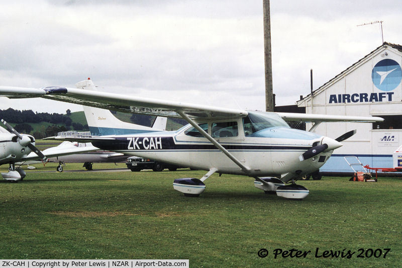 ZK-CAH, Cessna 182R Skylane C/N 18268419, Air Dynamic International (NZ) Ltd., Auckland
