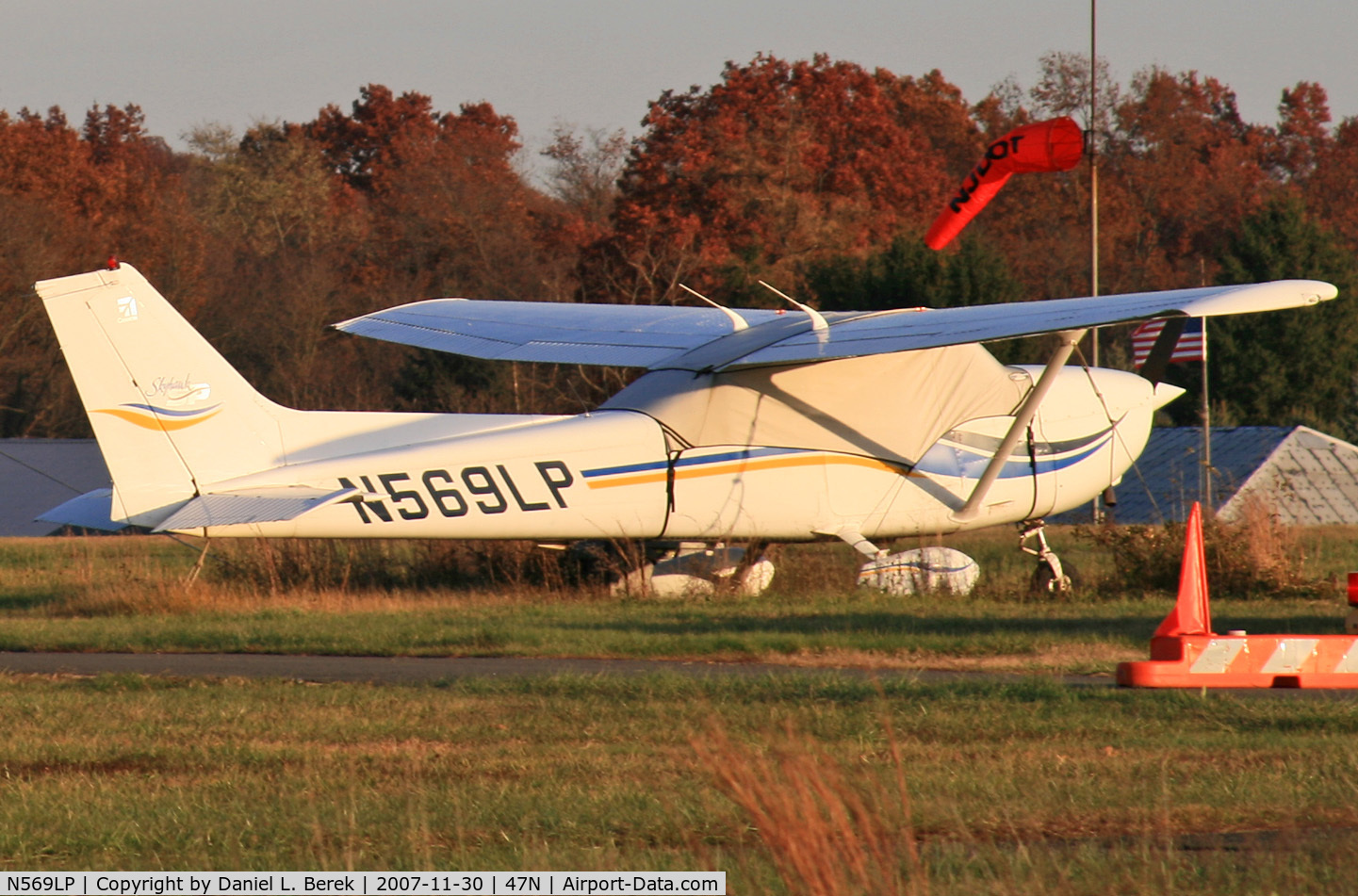 N569LP, 1999 Cessna 172S C/N 172S8248, A new Cessna Skyhawk reflects the golden evening autumn sun.