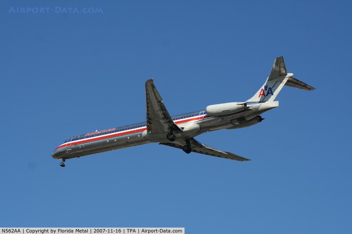 N562AA, 1987 McDonnell Douglas MD-83 (DC-9-83) C/N 49344, American