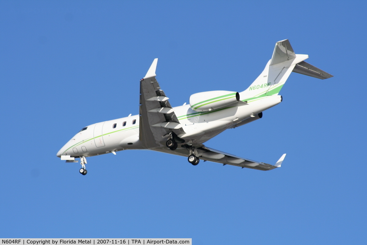 N604RF, 2004 Bombardier Challenger 300 (BD-100-1A10) C/N 20026, Challenger 300