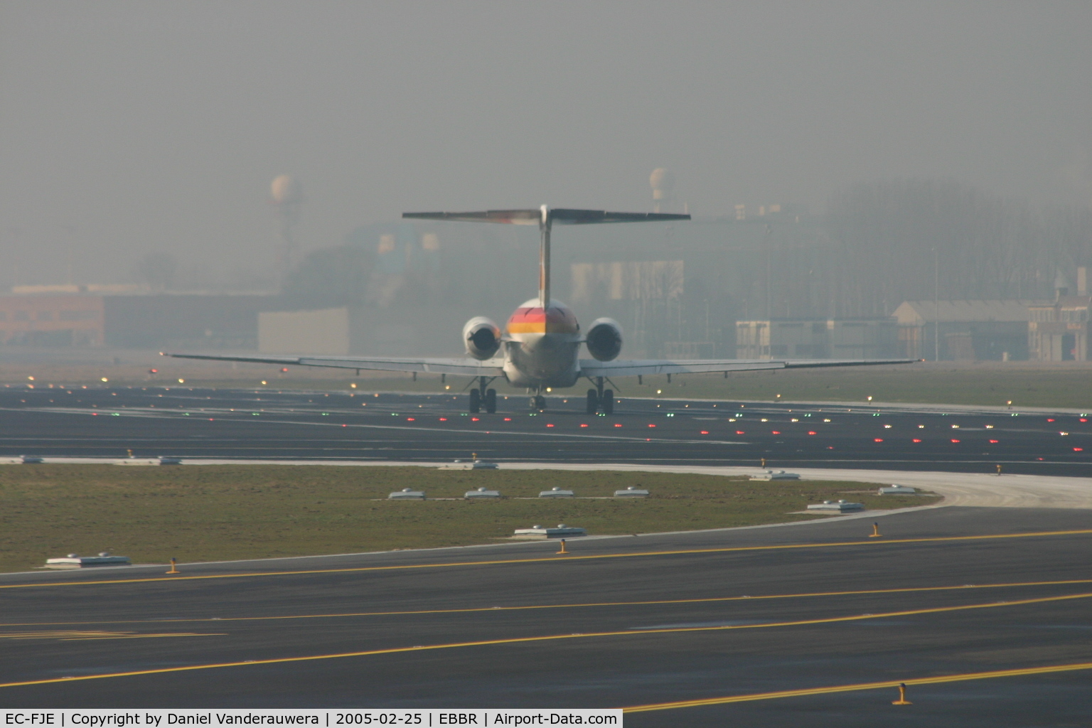 EC-FJE, 1991 McDonnell Douglas MD-88 C/N 53197, manoeuvring to align on rwy 25R to take off