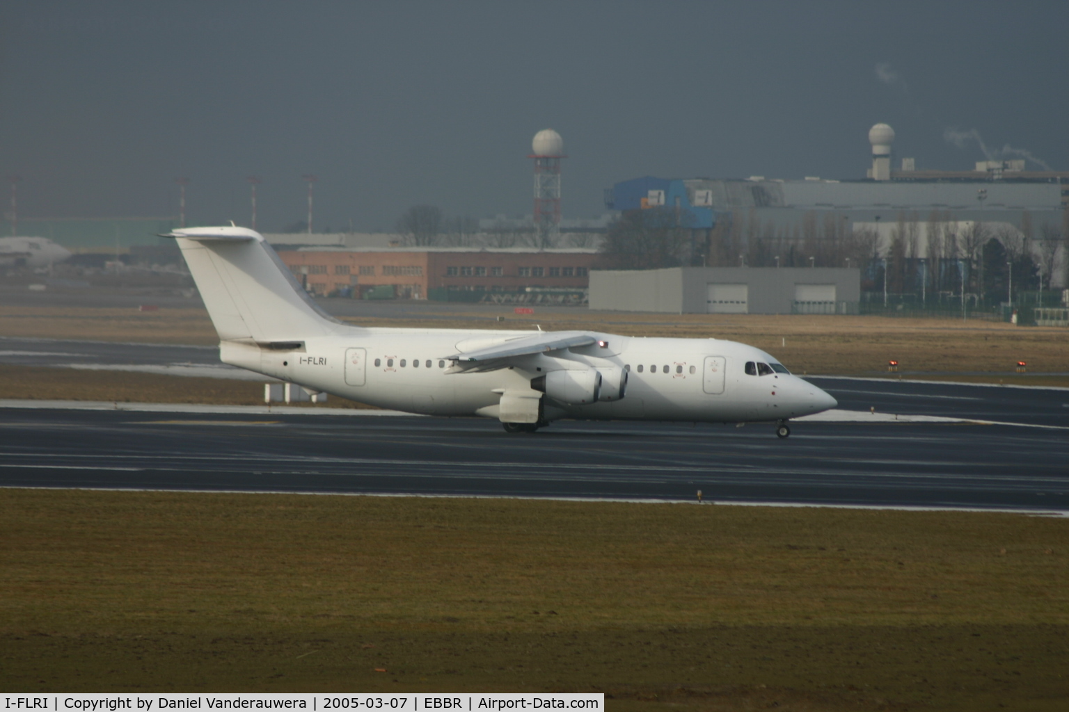 I-FLRI, 1993 British Aerospace BAe.146-200 C/N E2220, flight 6P232 is taxiing to take off on rwy 25R