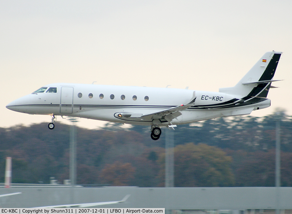 EC-KBC, 2006 Gulfstream Aerospace G200 C/N 145, Landing rwy 14L