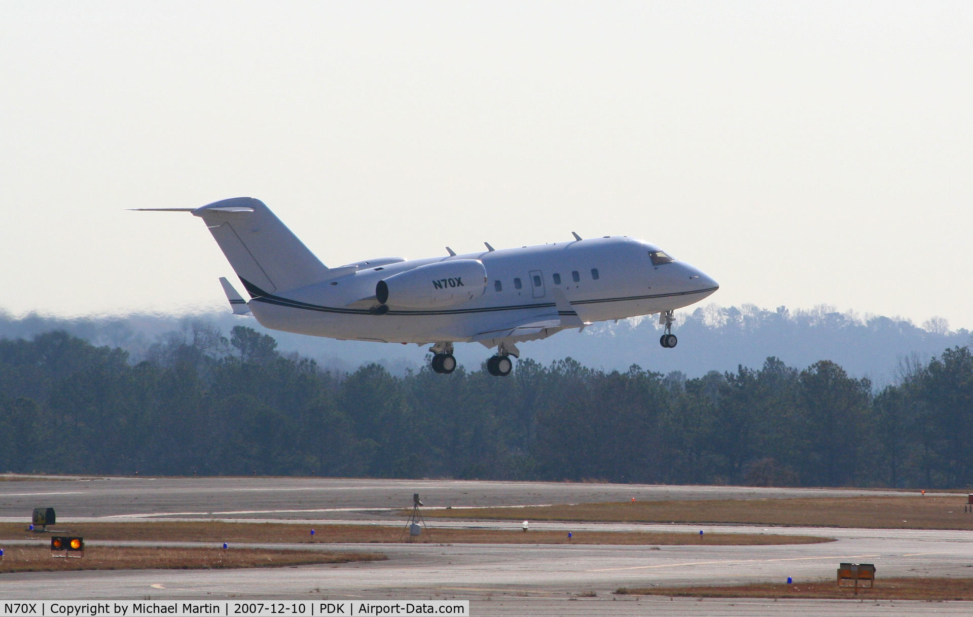 N70X, 1981 Canadair Challenger 600 (CL-600-1A11) C/N 1032, Departing PDK enroute to TVI