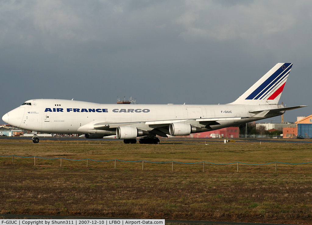 F-GIUC, 2002 Boeing 747-428F/ER/SCD C/N 32867, Line up rwy 32R for departure