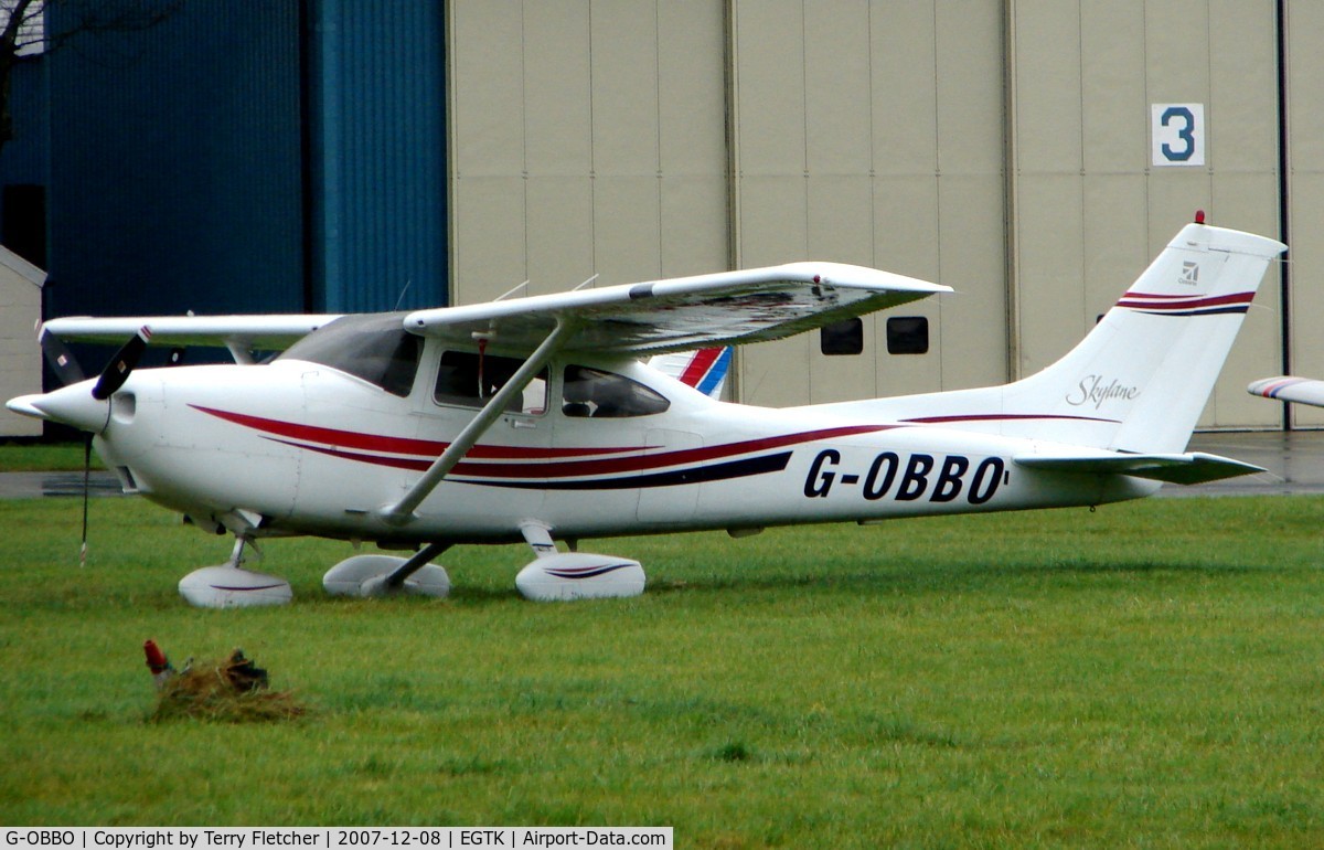 G-OBBO, 1999 Cessna 182S Skylane C/N 18280534, at a very wet Oxford Kidlington