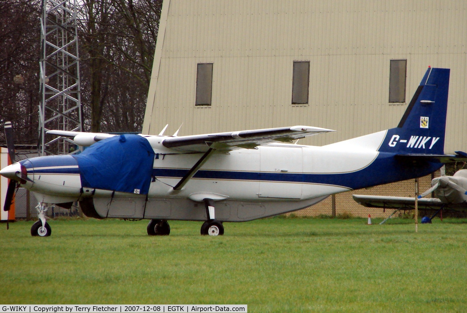 G-WIKY, 2003 Cessna 208B Grand Caravan C/N 208B1024, Cessna Caravan at a very wet Oxford Kidlington