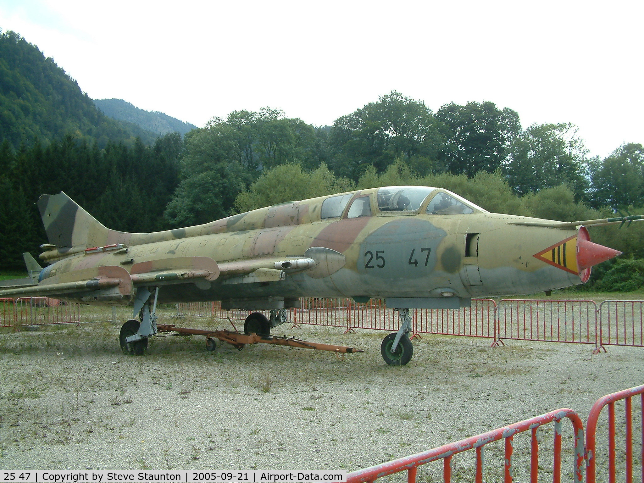 25 47, Sukhoi Su-22UM-3K C/N 17532369809, Taken at Bad Ischl Museum, Austria 21st September 2005