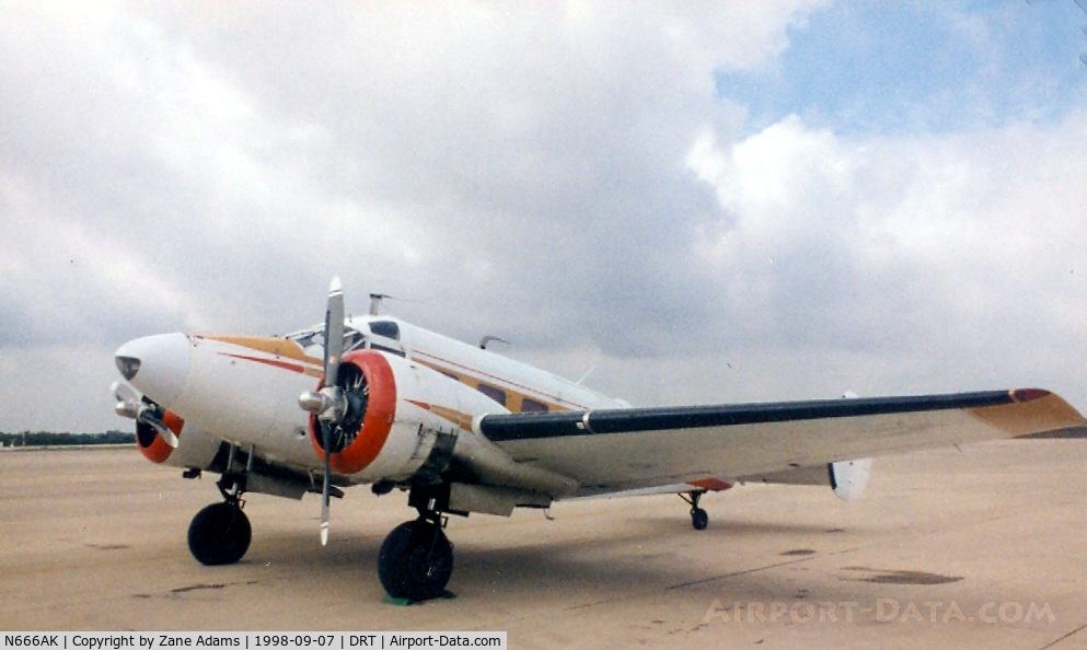 N666AK, 1954 Beech E18S C/N BA-18, Beech 18 at Del Rio