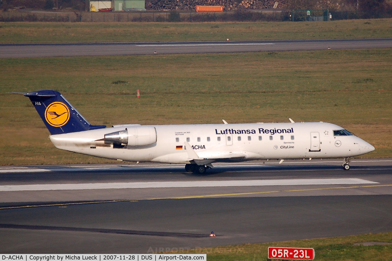 D-ACHA, 2000 Canadair CRJ-200LR (CL-600-2B19) C/N 7378, Taxiing to the gate