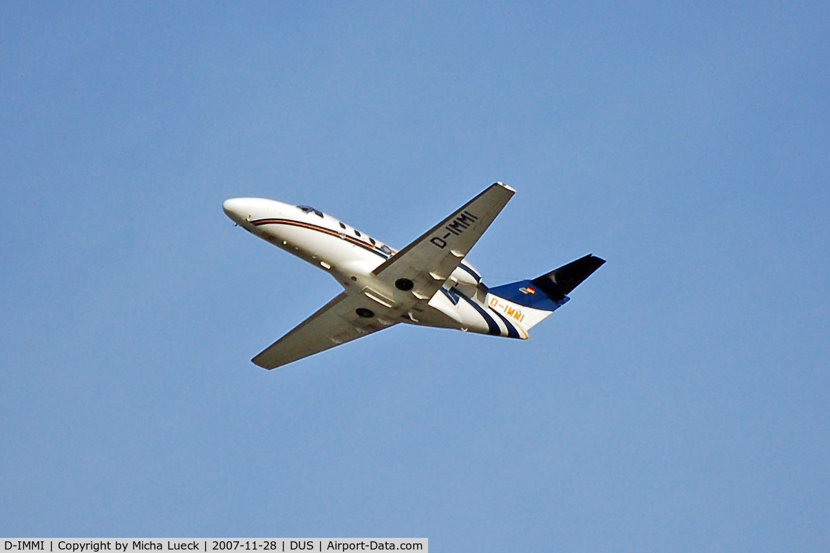 D-IMMI, 1999 Cessna 525 CitationJet CJ1 C/N 525-0303, Climbing out of Duesseldorf